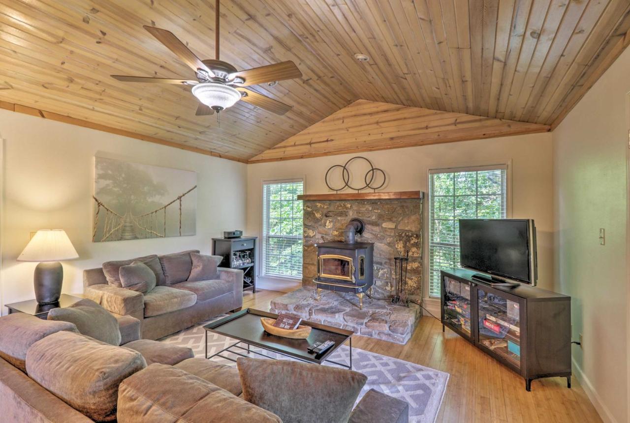 Creekside Hideaway With Fire Pit And Creek Access! Vila Mountain View Exterior foto