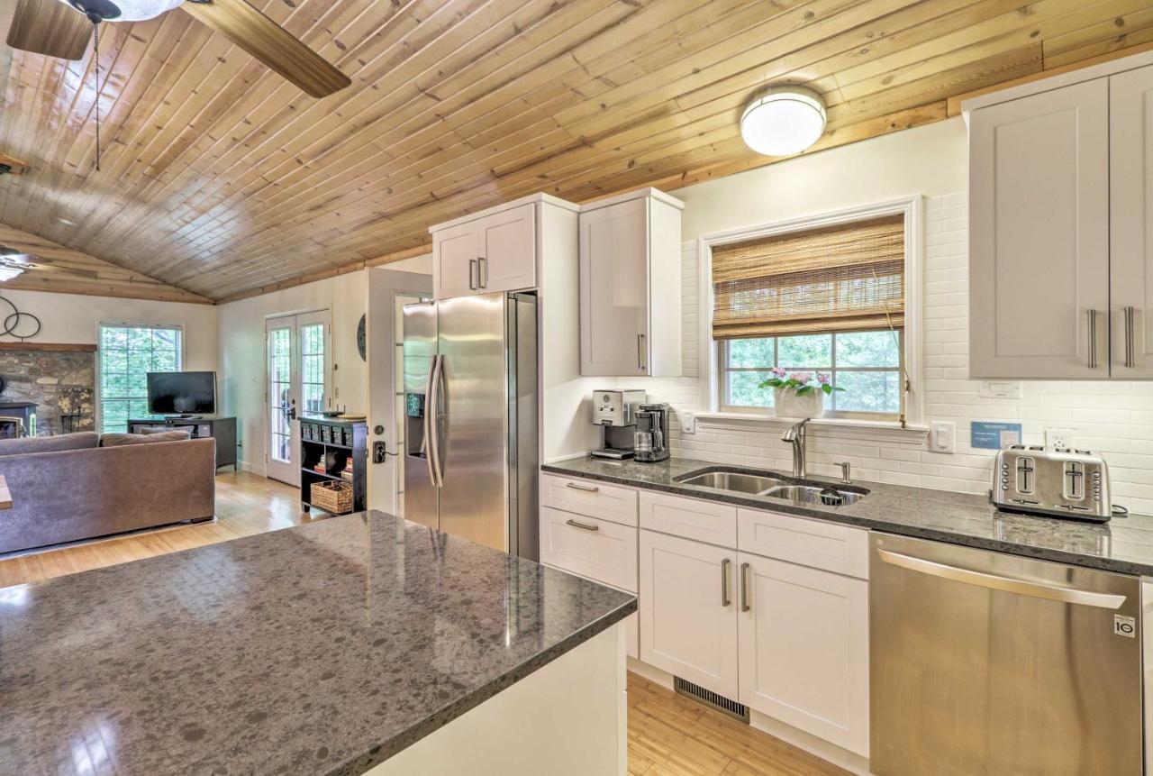 Creekside Hideaway With Fire Pit And Creek Access! Vila Mountain View Exterior foto